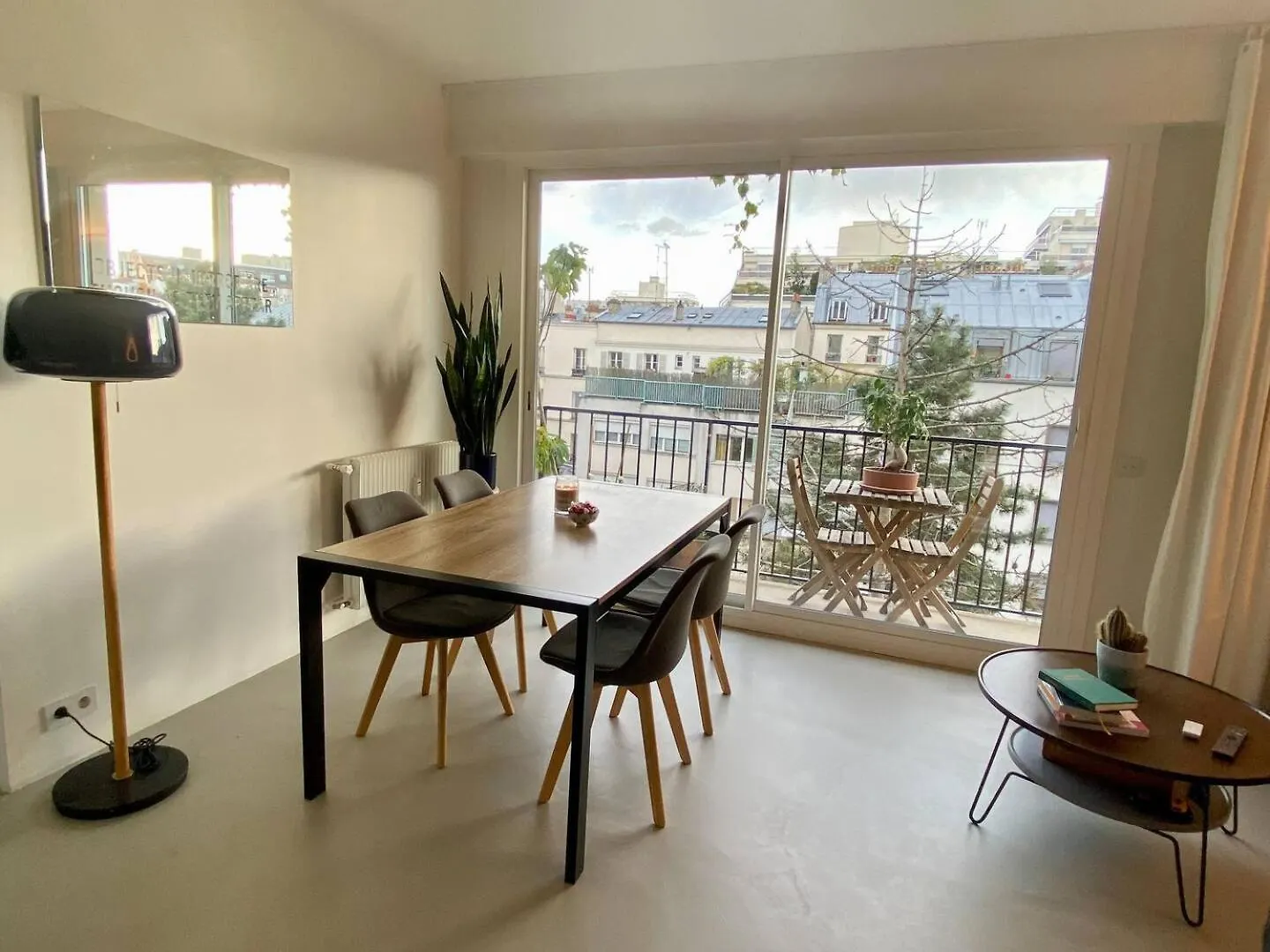 Appartement Moderne, Vue Sur Les Toits Et Plein Sud Paris Apartment